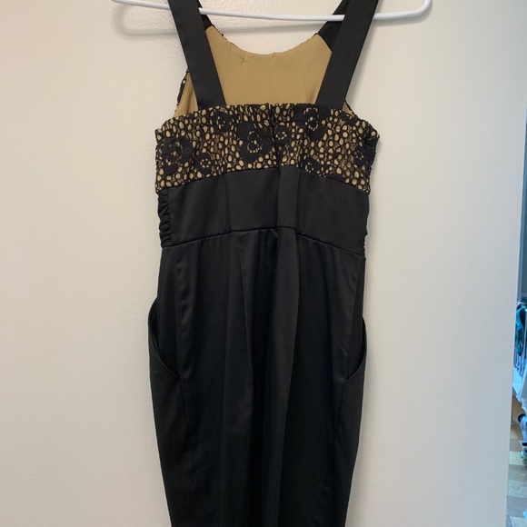 Black cocktail dress with pockets - Picture 4 of 4
